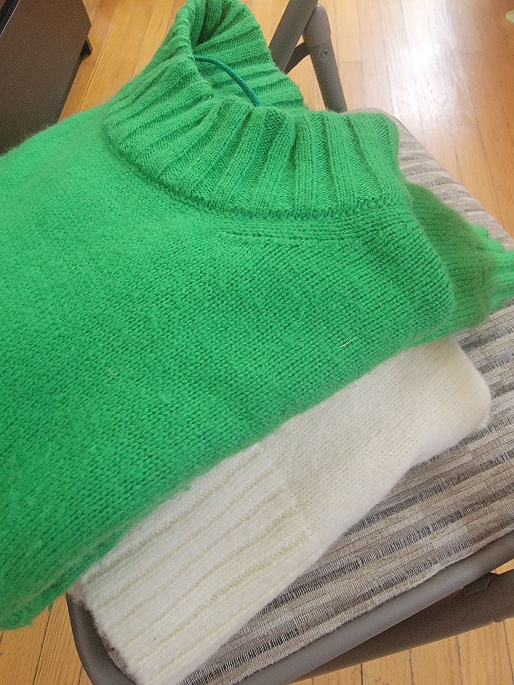 Zara & Barbara Lebek Wool Bright Green Ribbed Turtleneck Sweater